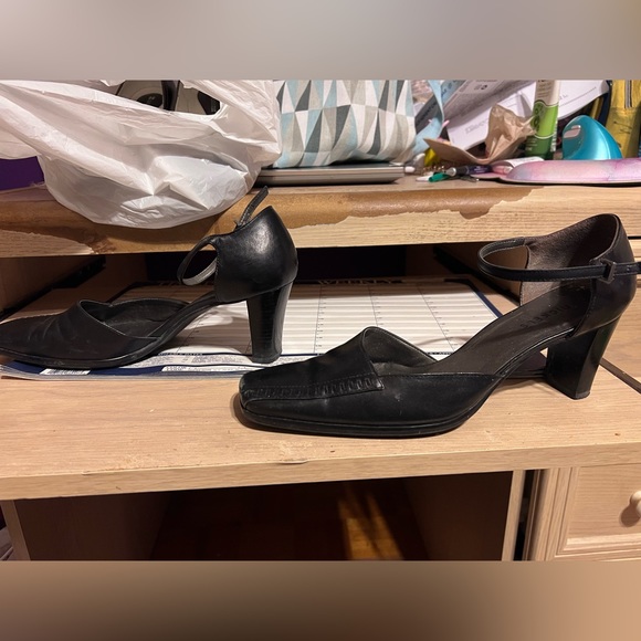 Black Heels - Picture 2 of 5